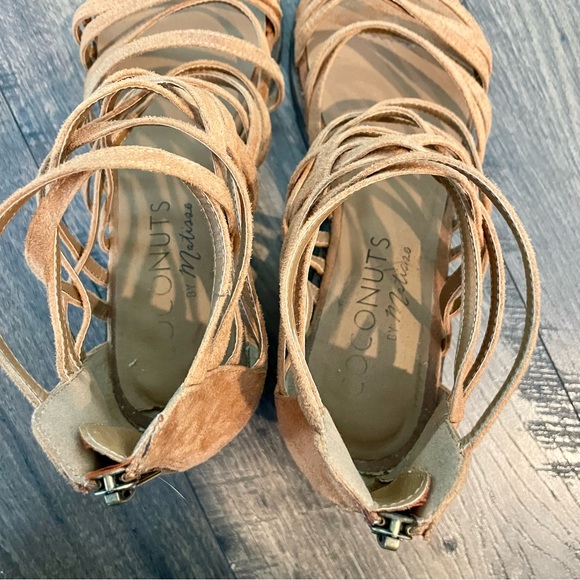 Coconuts Women Neptune Gladiator Style Sandals in Tan Suede Size 9 - Picture 2 of 6